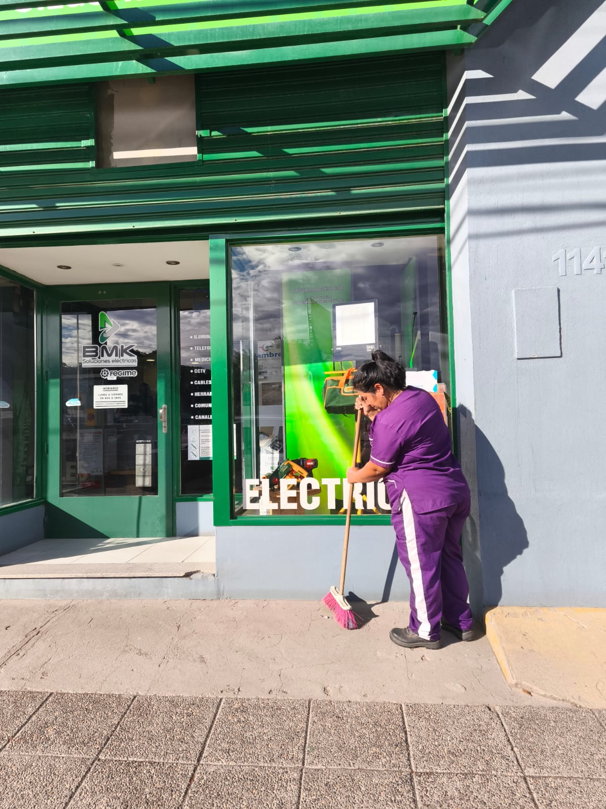 Mantenimiento edilicio y limpieza de fachadas de comercios en Neuquén Dextra Servicios